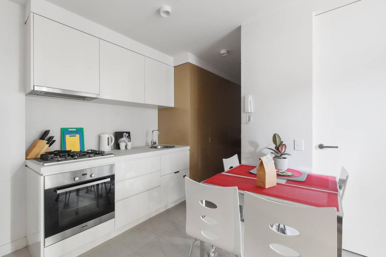 Central Sleek City Living Close To Everything Melbourne Eksteriør billede